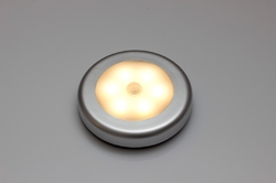 Noční LED světlo s pohybovým senzorem PIR na baterie 3xAAA
